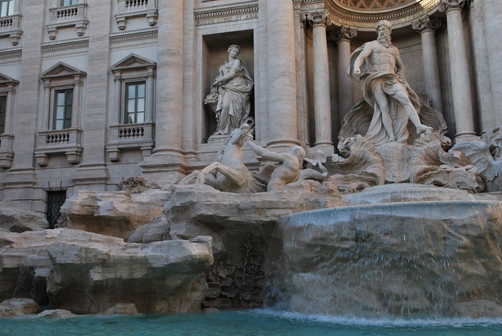 Fontana di Trevi in Rom mit Frontansicht